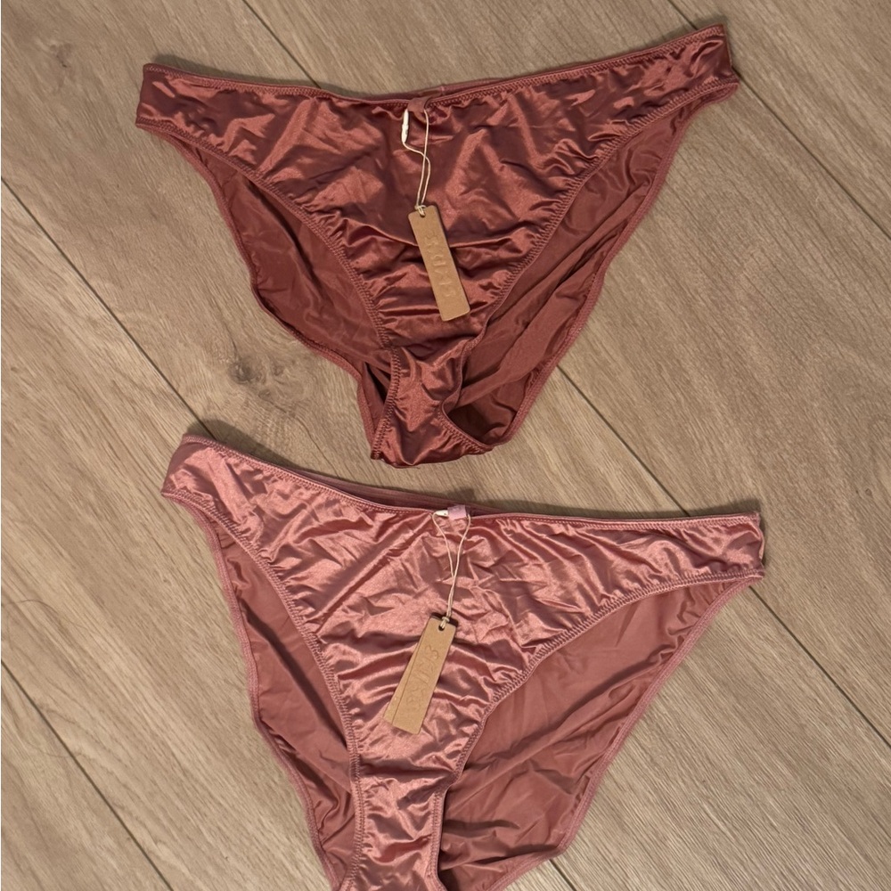 Womens SKIMS satin panties XL